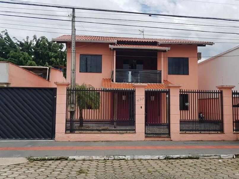 LIndo sobrado em Balneario Camboriu