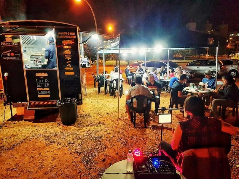 Vende-se Food Truck Hamburgeria Completo